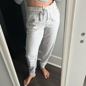 Aritzia Sunday Best Joggers